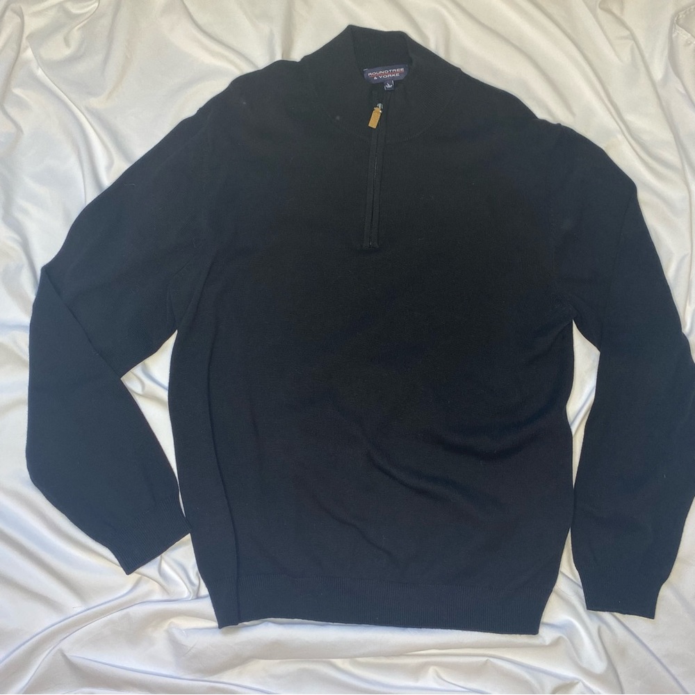 RoundTree & Yorke zip up sweater